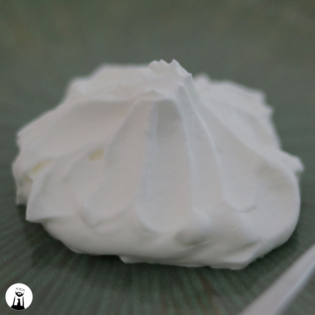 Read more about the article How to make Whipped Cream, 3 Easy Methods