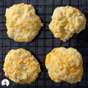 Read more about the article Keto Cheddar Bay Biscuits
